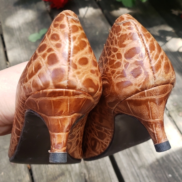 Talbots Erica Croc Kitten Heels size 7.5B - Picture 6 of 8